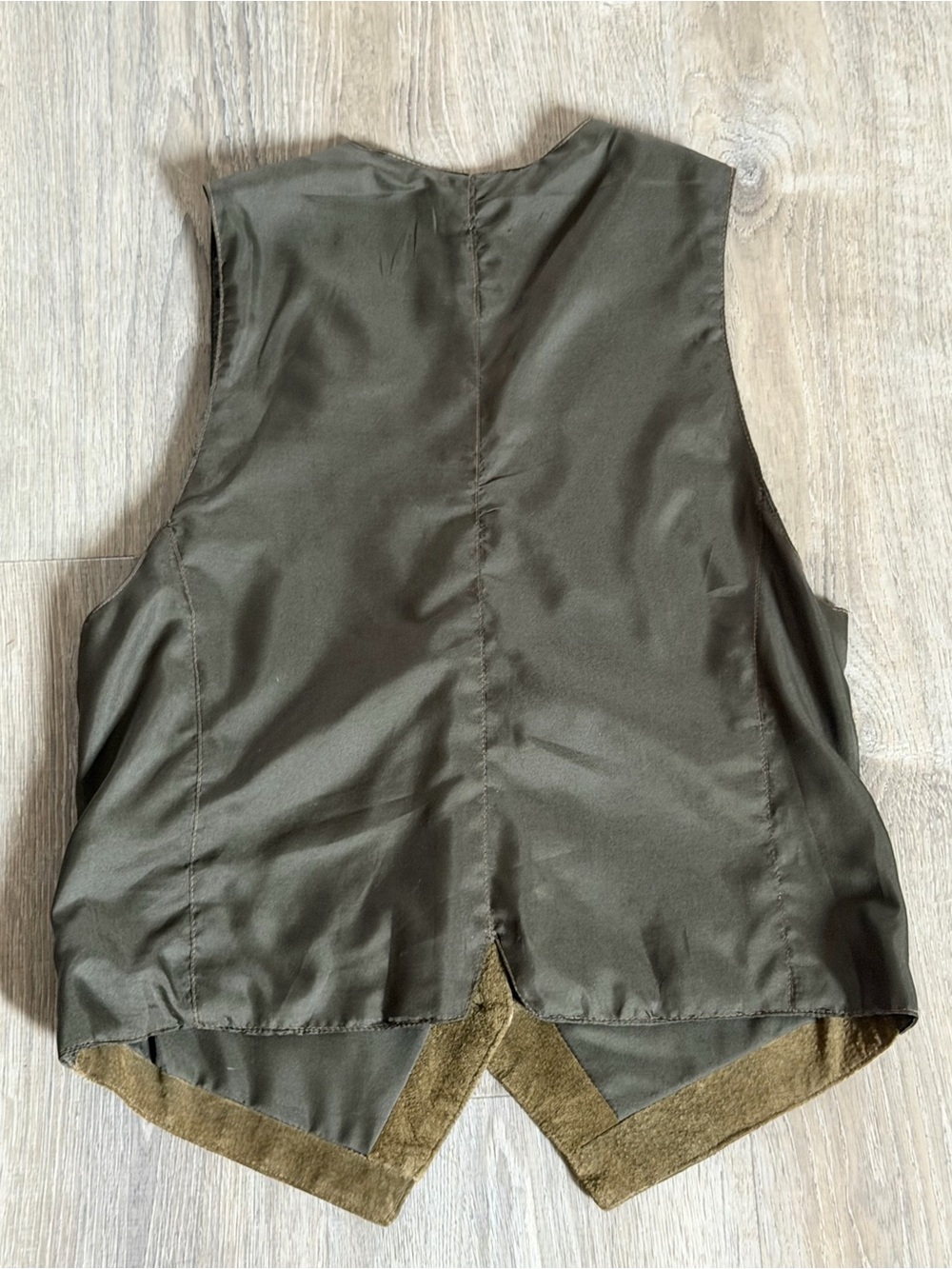 Britches Great Outdoors Genuine Suede Leather Vest/Olive Suede Button Front Vest - Picture 4 of 6